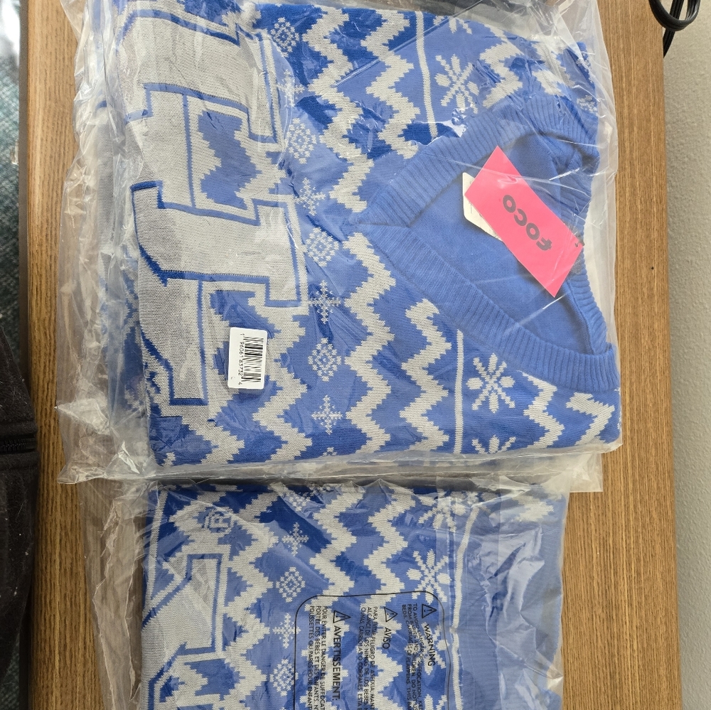 Womans Large college football sweaters